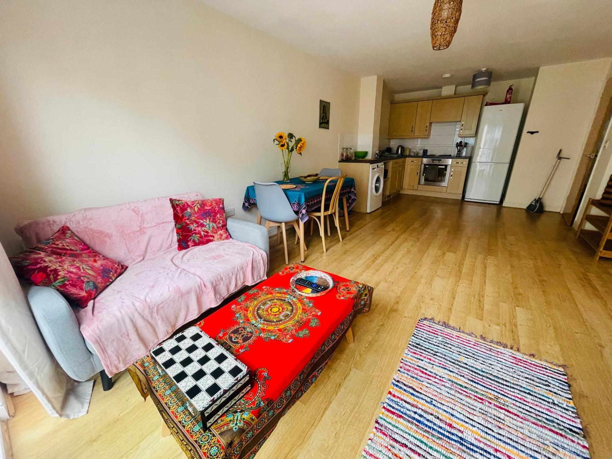 Bright Fun Relaxing Apartment In The Heart Of Epsom Exteriér fotografie